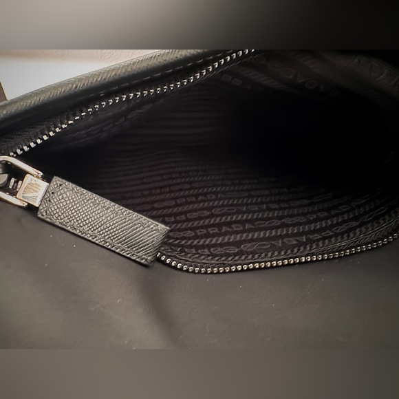 Prada Re-Nylon and Saffiano leather shoulder bag - Picture 10 of 13